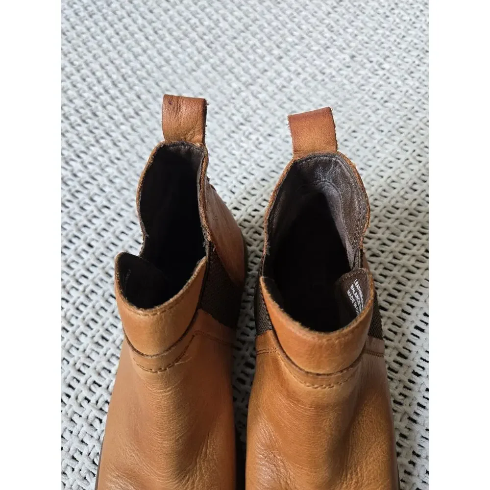 Born Brenta II Chelsea Bootie Wheat Brown Leather Size 7.5 M
